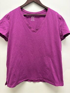 4 for $25 💜 Black Bow Basic V-Neck Tee (Size XXL) 💜